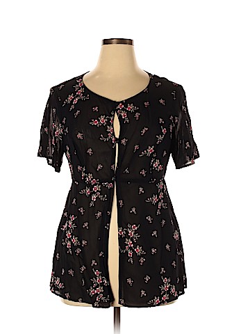 Robbie Bee Short Sleeve Blouse (view 1)