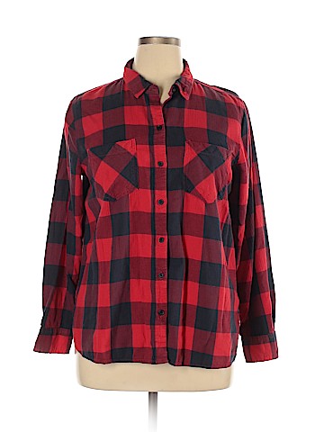 Old Navy Long Sleeve Button-Down Shirt (view 1)