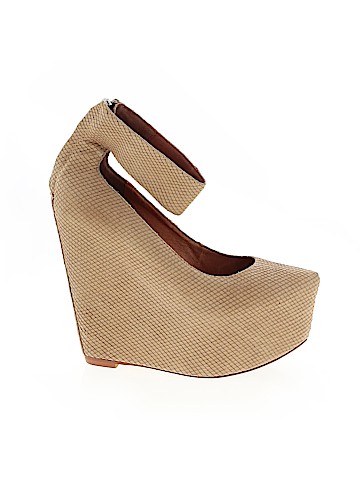 Matiko Wedges (view 1)