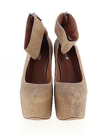 Matiko Wedges (view 2)