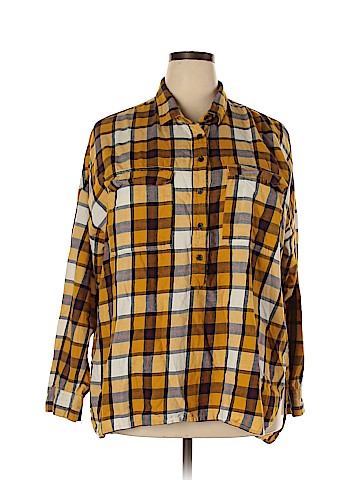 Old Navy Long Sleeve Button-Down Shirt (view 1)