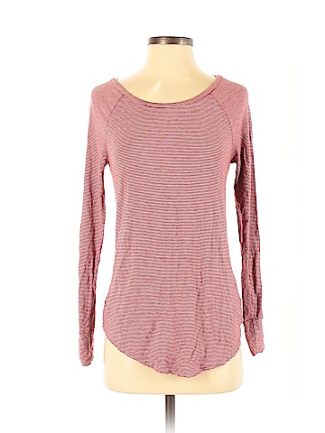 American Eagle Outfitters Long Sleeve T-Shirt (view 1)