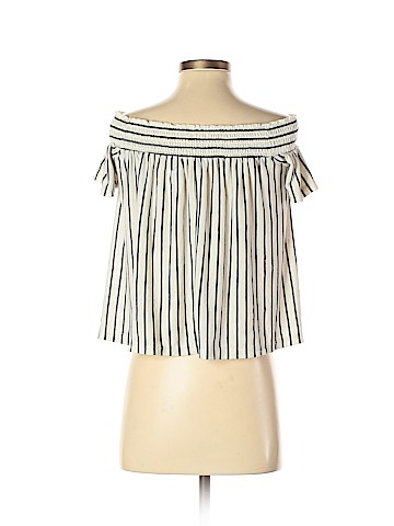 American Eagle Outfitters Short Sleeve Top (view 2)