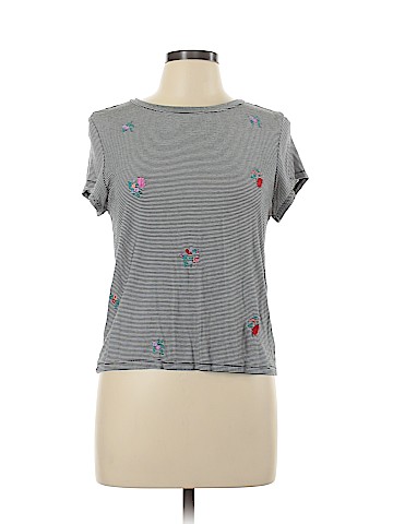 American Eagle Outfitters Short Sleeve T-Shirt (view 1)