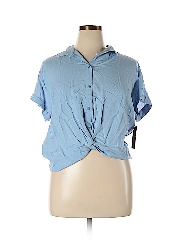 No Boundaries Short Sleeve Button-Down Shirt (view 1)