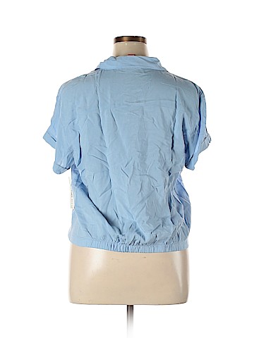 No Boundaries Short Sleeve Button-Down Shirt (view 2)