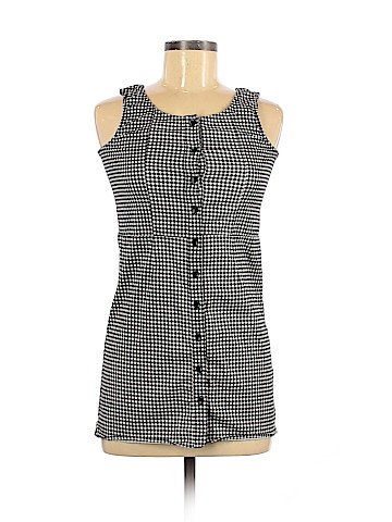 White Fawn Sleeveless Button-Down Shirt (view 1)