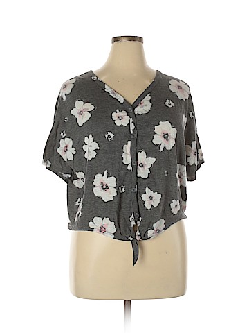 SO Short Sleeve Button-Down Shirt (view 1)