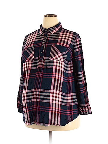 Liz Lange Maternity for Target 3/4 Sleeve Button-Down Shirt (view 1)