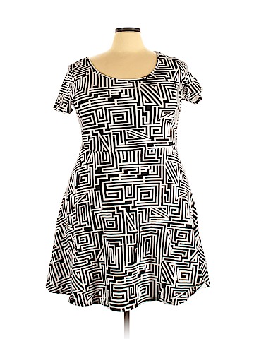 Forever 21 Plus Casual Dress (view 1)