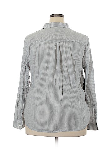 Old Navy Long Sleeve Button-Down Shirt (view 2)
