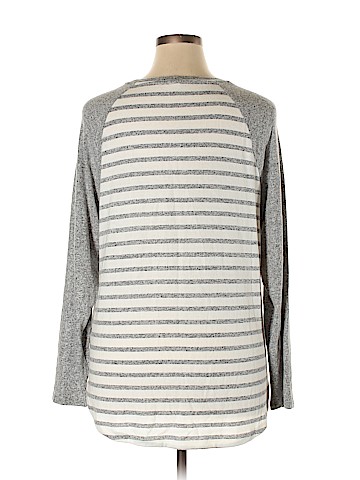 Old Navy Long Sleeve T-Shirt (view 2)