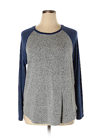Old Navy Long Sleeve T-Shirt (view 1)