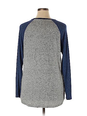 Old Navy Long Sleeve T-Shirt (view 2)