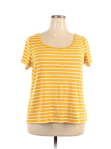 Old Navy Short Sleeve T-Shirt (view 1)