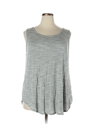 Old Navy Sleeveless T-Shirt (view 1)