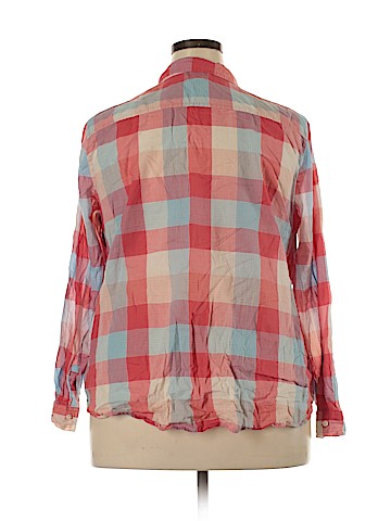 Old Navy Long Sleeve Button-Down Shirt (view 2)