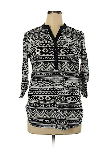 No Boundaries 3/4 Sleeve Top (view 1)