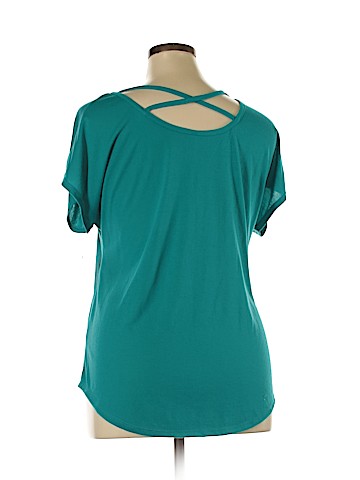 No Boundaries Short Sleeve Top (view 2)