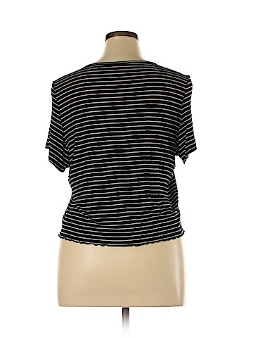 American Eagle Outfitters Short Sleeve T-Shirt (view 2)