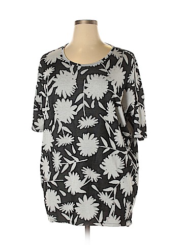 Lularoe Short Sleeve T-Shirt (view 1)