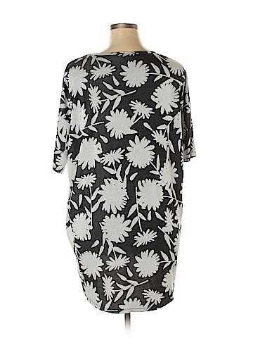 Lularoe Short Sleeve T-Shirt (view 2)