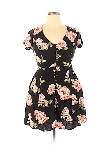 Forever 21 Plus Casual Dress (view 1)