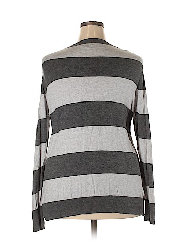 Old Navy Pullover Sweater (view 2)