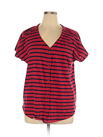 Old Navy Short Sleeve Button-Down Shirt (view 1)