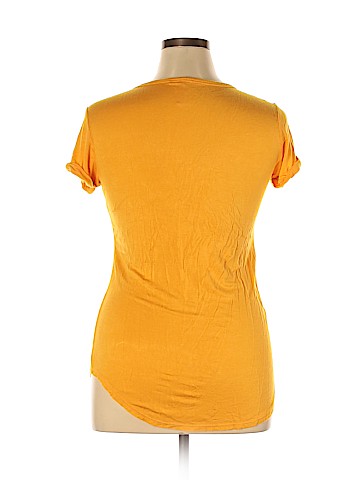 No Boundaries Short Sleeve Top (view 2)