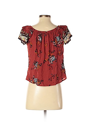 No Boundaries Short Sleeve Blouse (view 2)