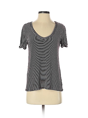 American Eagle Outfitters Short Sleeve T-Shirt (view 1)