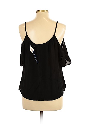 One Clothing Short Sleeve Top (view 2)