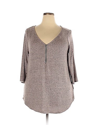 Green Envelope 3/4 Sleeve Top (view 1)