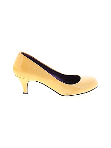 Chromatic Gallerie Heels (view 1)