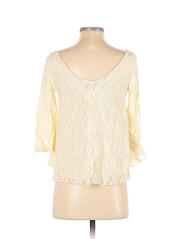 American Eagle Outfitters 3/4 Sleeve Top (view 2)