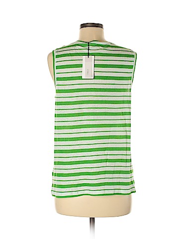 a loves a Sleeveless Top (view 2)