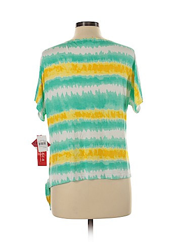 C.D. Petites Short Sleeve Top (view 2)