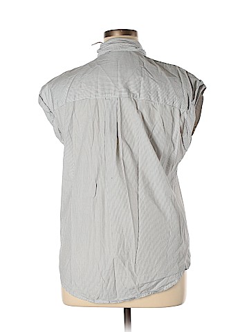 Who What Wear Short Sleeve Button-Down Shirt (view 2)