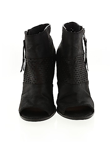 Qupid Ankle Boots (view 2)