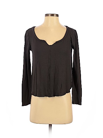 American Eagle Outfitters Long Sleeve T-Shirt (view 1)