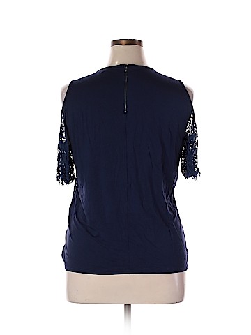 Market and Spruce Short Sleeve Top (view 2)