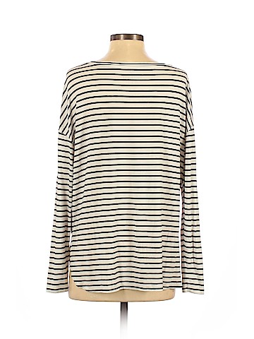 American Eagle Outfitters Pullover Sweater (view 2)