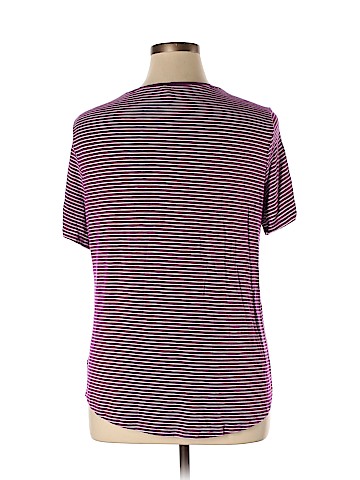 Old Navy Short Sleeve T-Shirt (view 2)