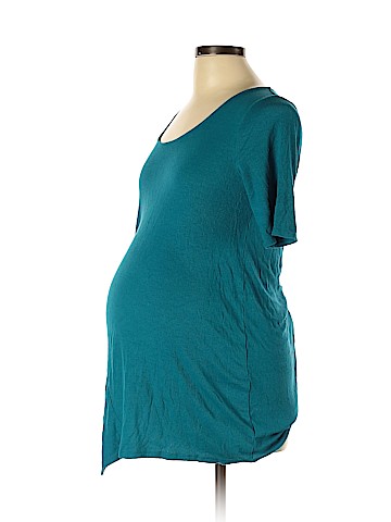 Luxe Essentials for a Pea in the Pod Short Sleeve Top (view 1)