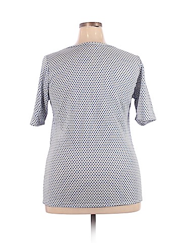 Lularoe Short Sleeve T-Shirt (view 2)