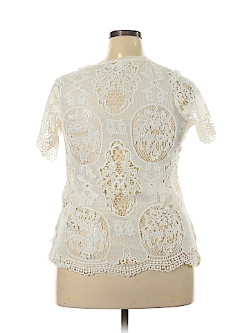 Xhilaration Short Sleeve Blouse (view 2)