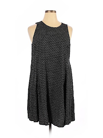 Old Navy Casual Dress (view 1)