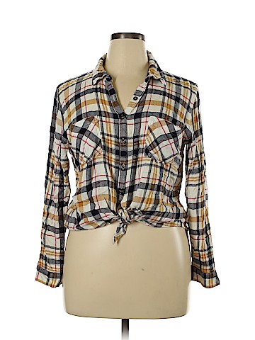 Maurices Long Sleeve Button-Down Shirt (view 1)