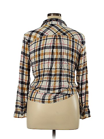 Maurices Long Sleeve Button-Down Shirt (view 2)
